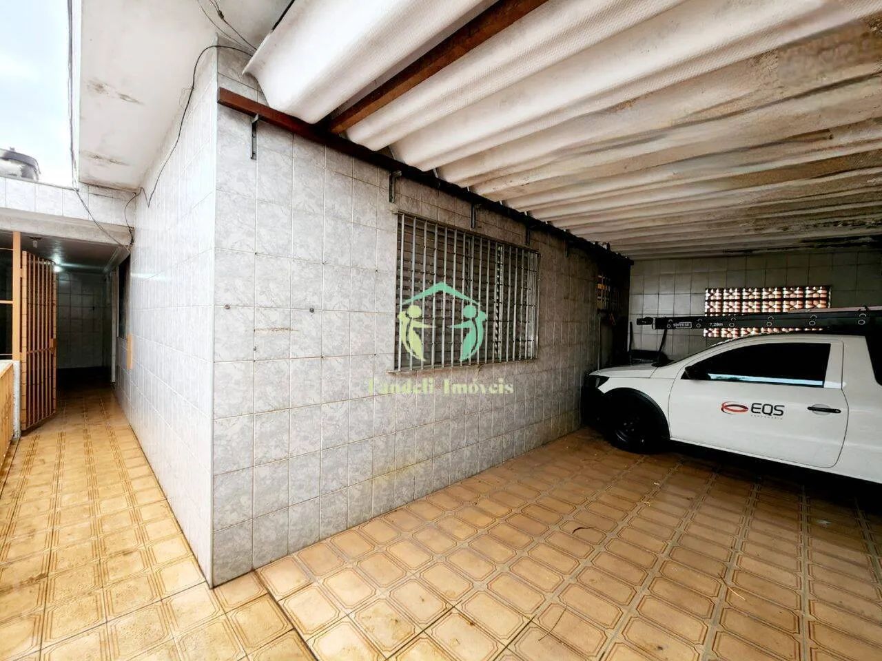 Casa à venda com 251m² 4 quartos, 1 suíte e 2 vagas (Cidade São Jorge)