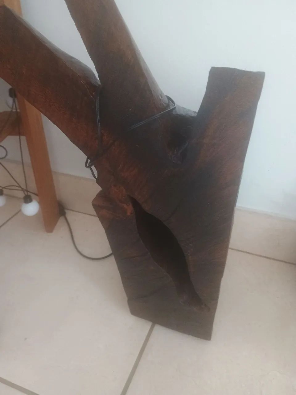 Escultura e luminárias de chão  - Foto 2