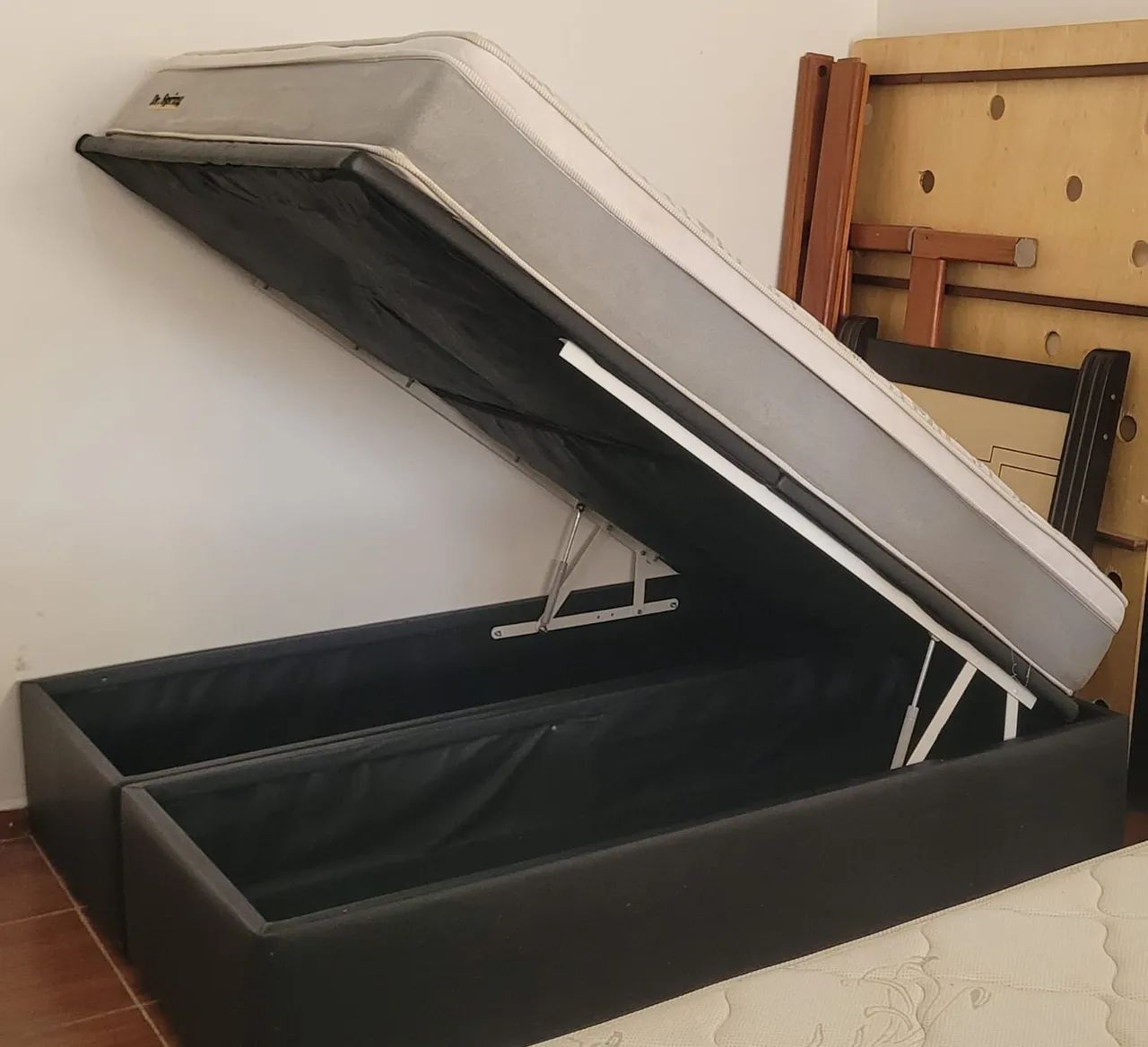 Cama box Queen size Bau colchão herval molas ensacadas bambu  - Foto 3