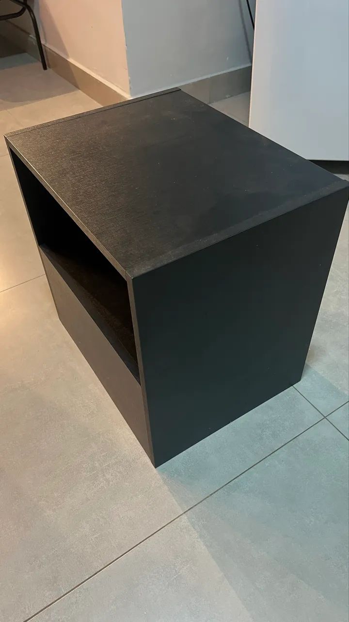 Mesa de cabeceira Tok&Stok preto 45x45 - moderno e compacto - Foto 3