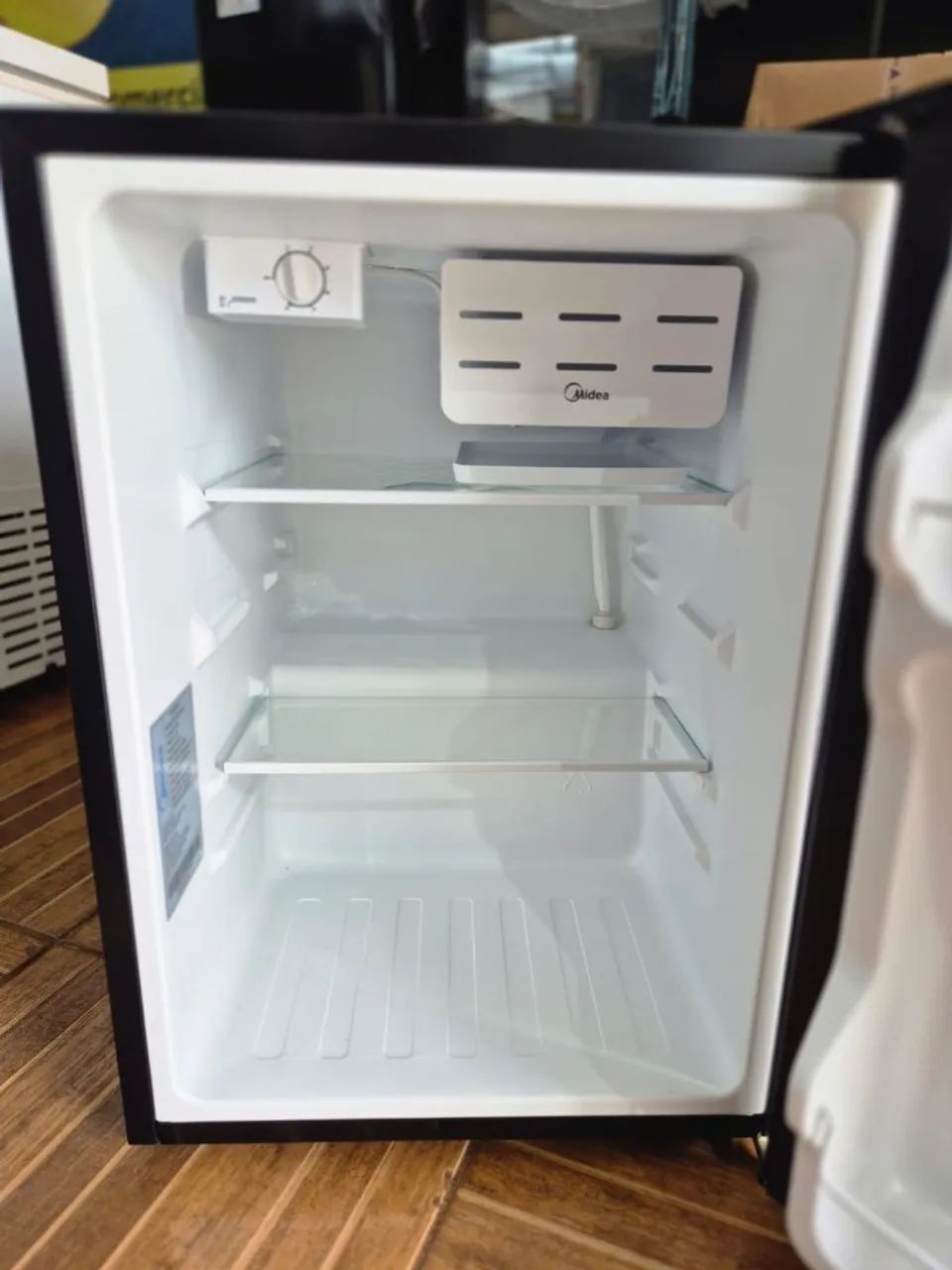 Frigobar Midea 67 litros - Foto 3
