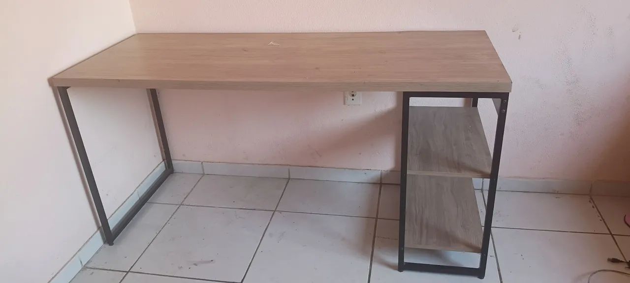 MESA DE ESCRIVANINHA 200$