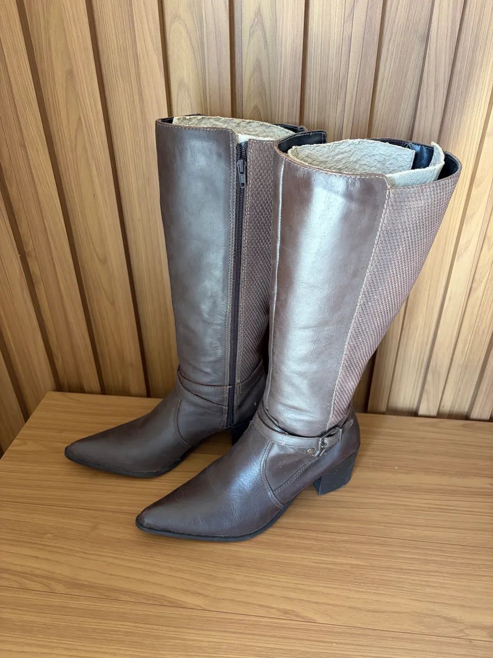Bota couro 36