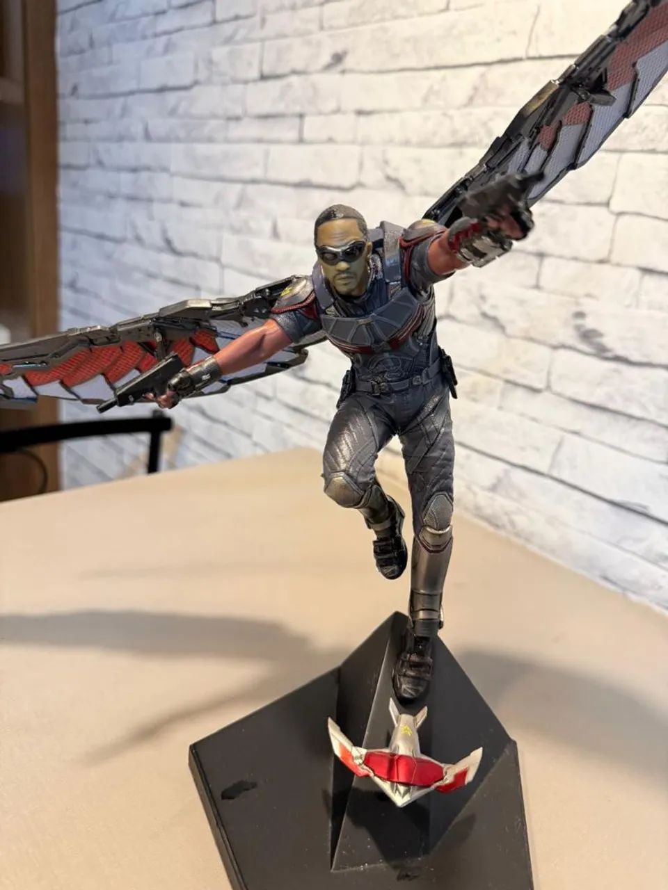Estátua Falcão Escala 1/10 - Iron Studios Ed Limitada (Usado) - Foto 2