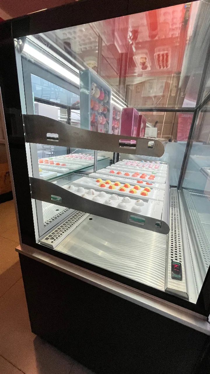 Vitrine Refrigerada ELVI Quadrat Alta 1200 - Pouco Uso - Foto 2