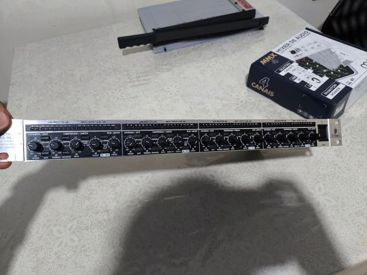 Compressore Behringer MDX 4600