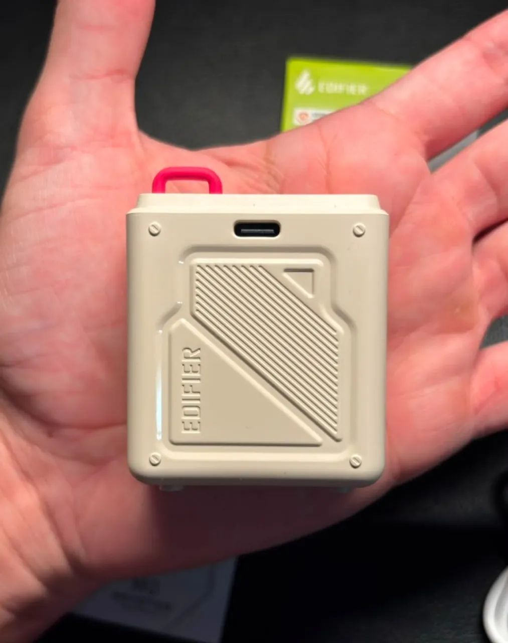 Caixa de Som Bluetooth Edifier Nova com Carregador e Alça - Foto 3
