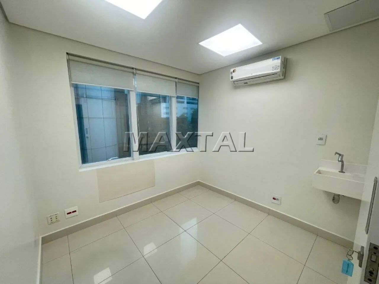 Prédio comercial para locação, de 970m², com 23 salas, 25 vagas e 9 banheiros, em Santana. - Foto 12
