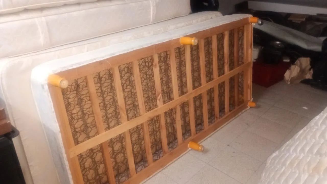 Dois Cama box solteiro com colchão  - Foto 4