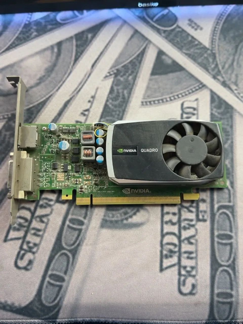 Placa de Vídeo NVIDIA Quadro 600 1GB DDR3 128 Bits