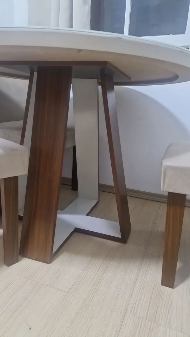 Mesa de jantar redonda com tampo de vidro - Foto 3