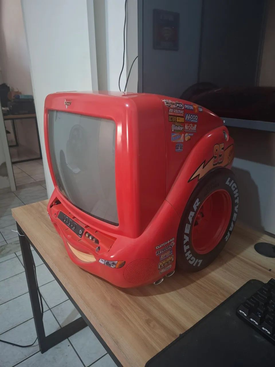 Televisão de tubo com defeito - Foto 2