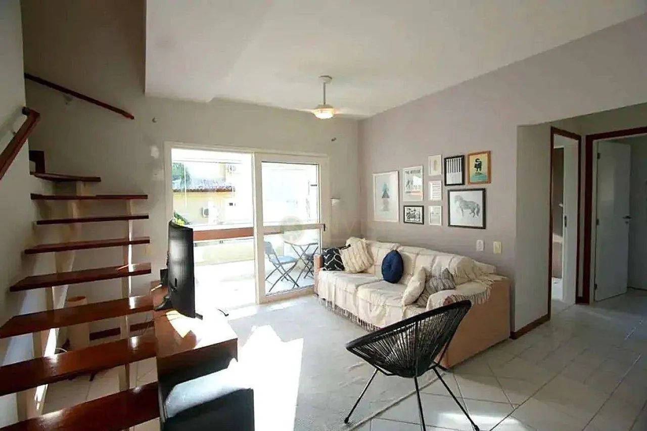Apartamento duplex com 3 dormitórios no Canto da Lagoa, em Florianópolis - Foto 2