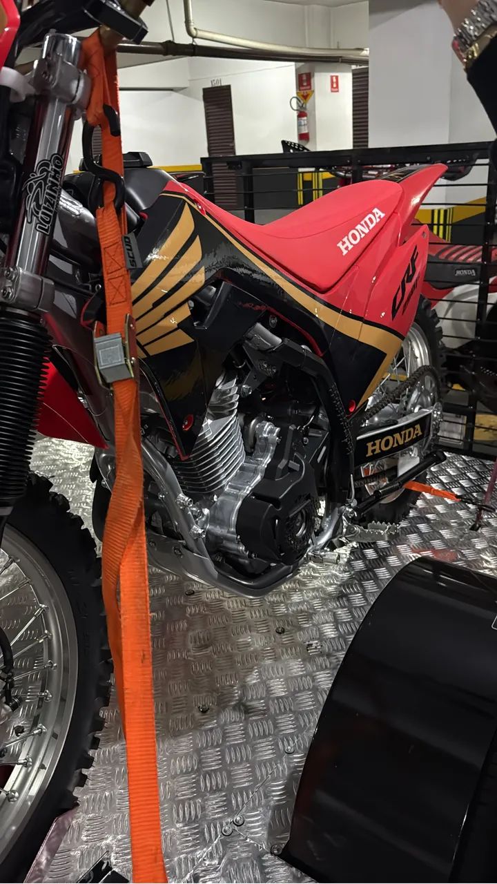  HONDA CRF 250F 2025 ? PRATICAMENTE 0KM ? - Foto 11