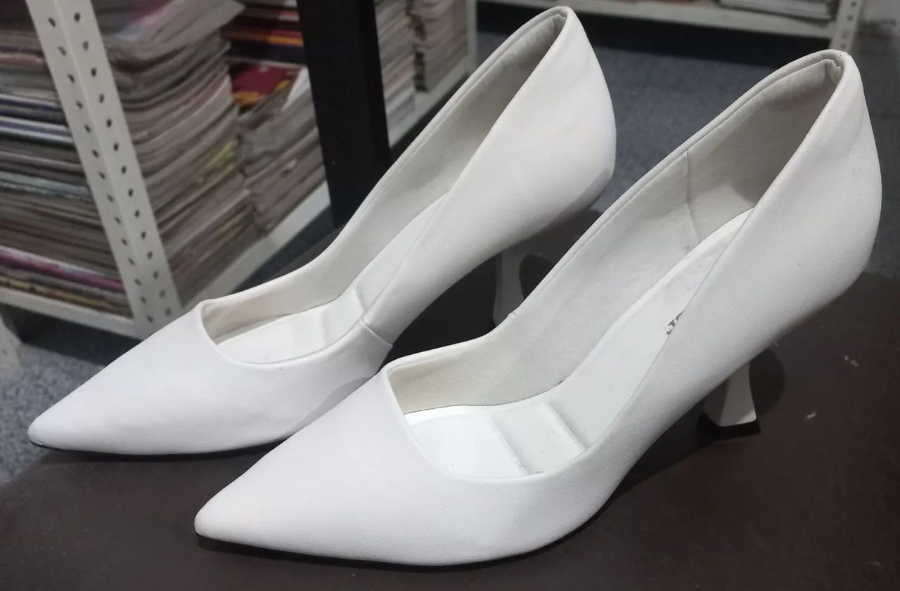 Scarpin branco 