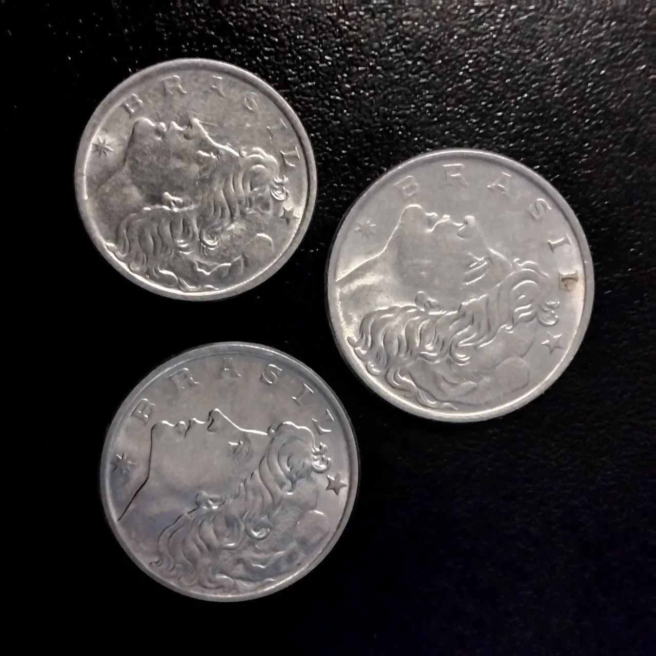 Lote 3 moedas 10 20 50 Centavos Aço Série Indústria  - Foto 5