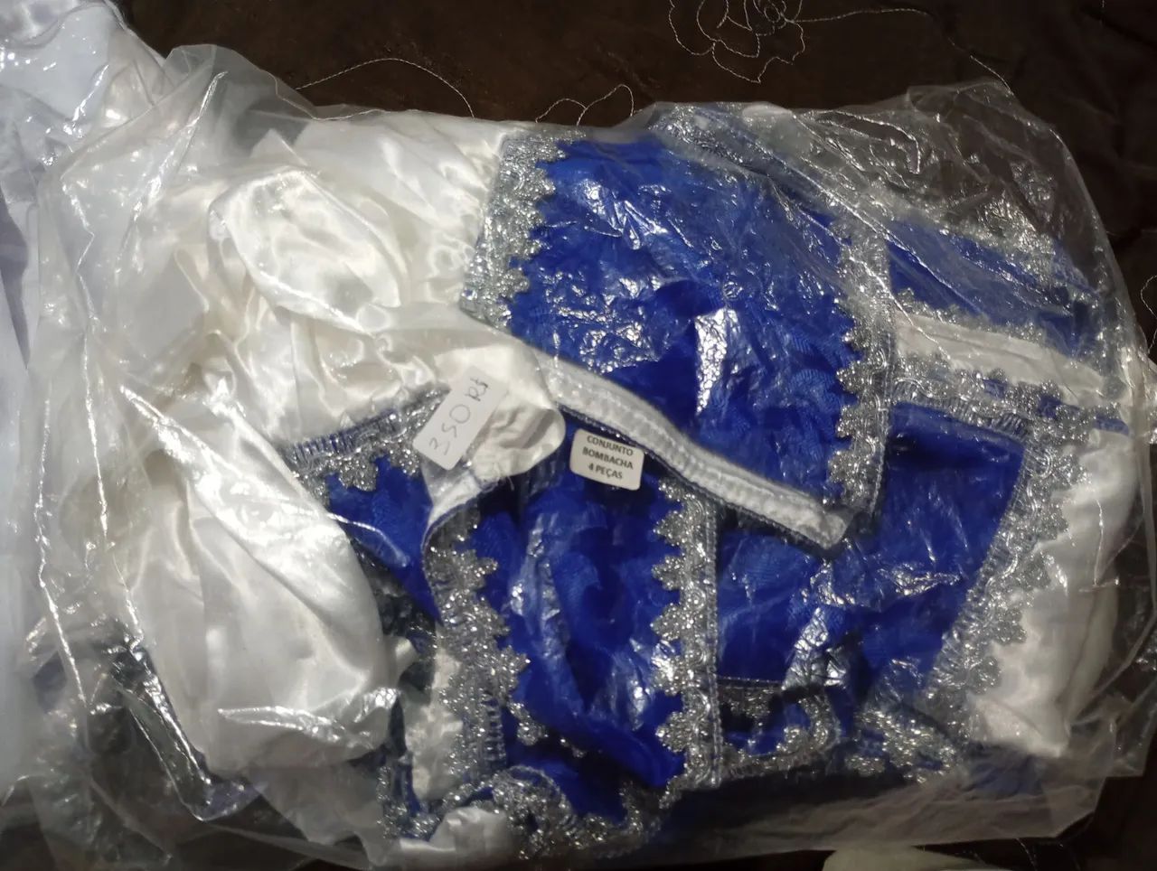 Roupas e acessórios religiosos 