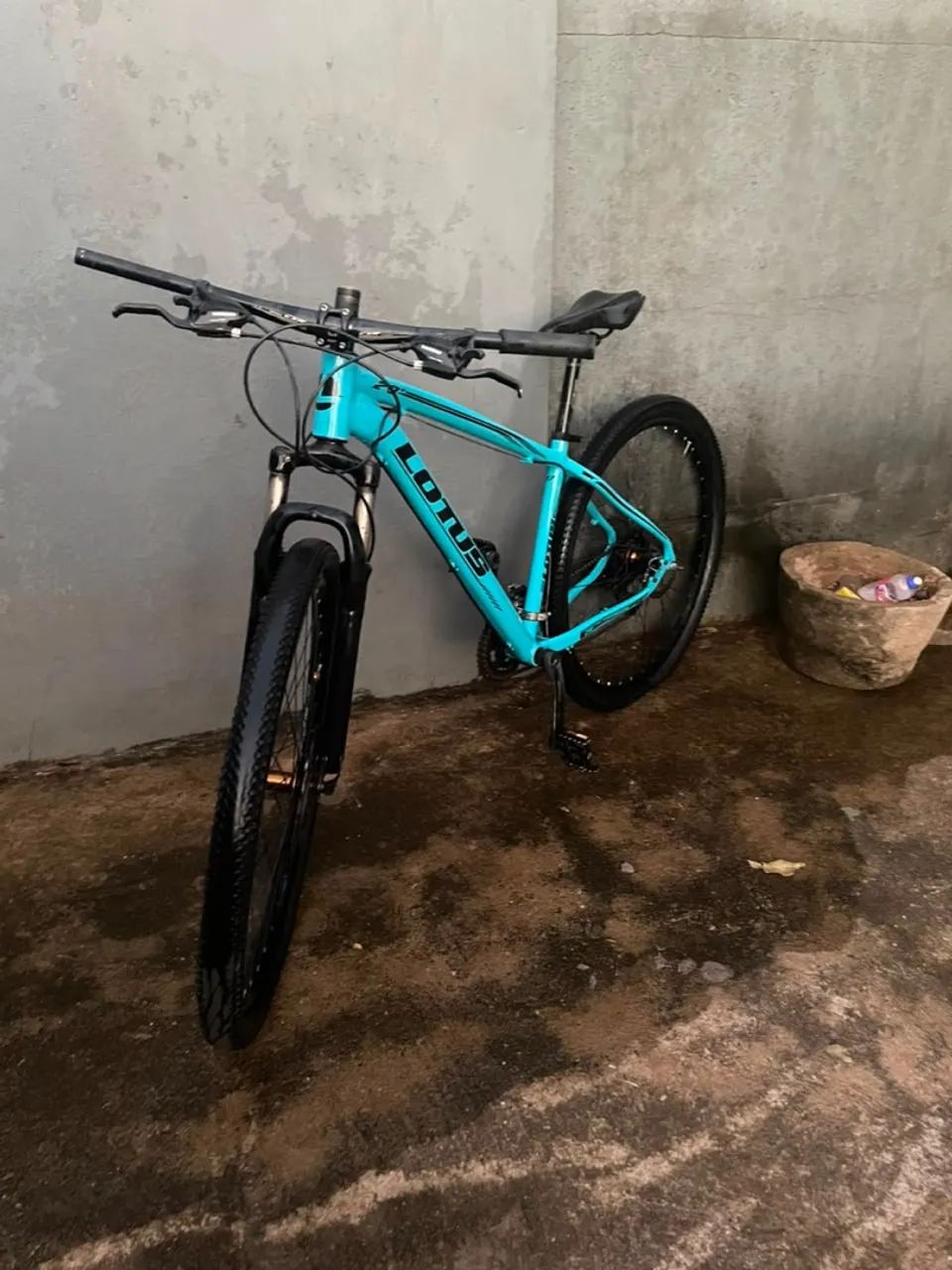 Bicicleta aro 29 da lótus, 950 reais.