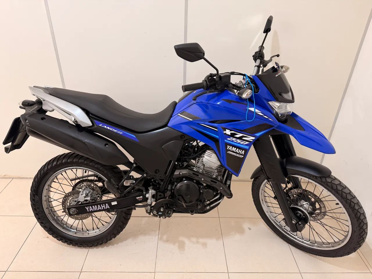 XTZ 250 LANDER 2023 ABS  - Foto 5