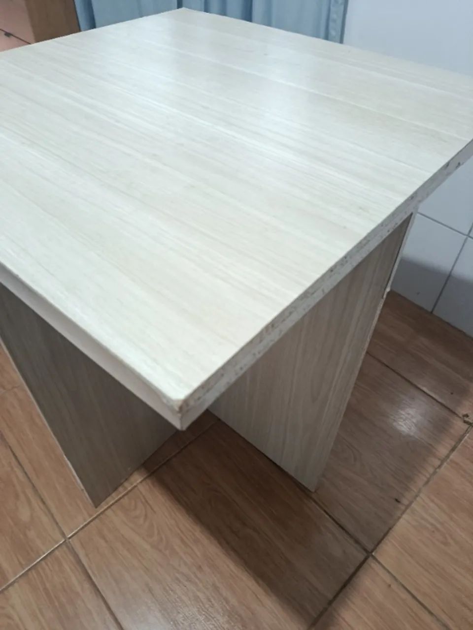 Mesa Pequena de Madeira - Foto 3
