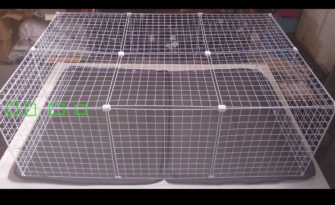 VENDO CERCADO REFORÇADO COM TAPETE HIGIÊNICO IMPERMEÁVEL E LAVÁVEL,ALÉM DE OUTROS ITENS. - Foto 5