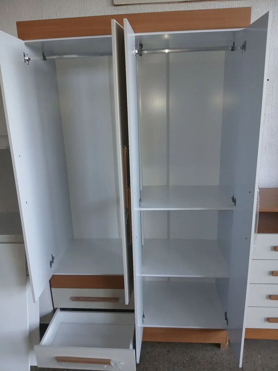 Guarda roupa de solteiro / roupeiro NOVO - Foto 4