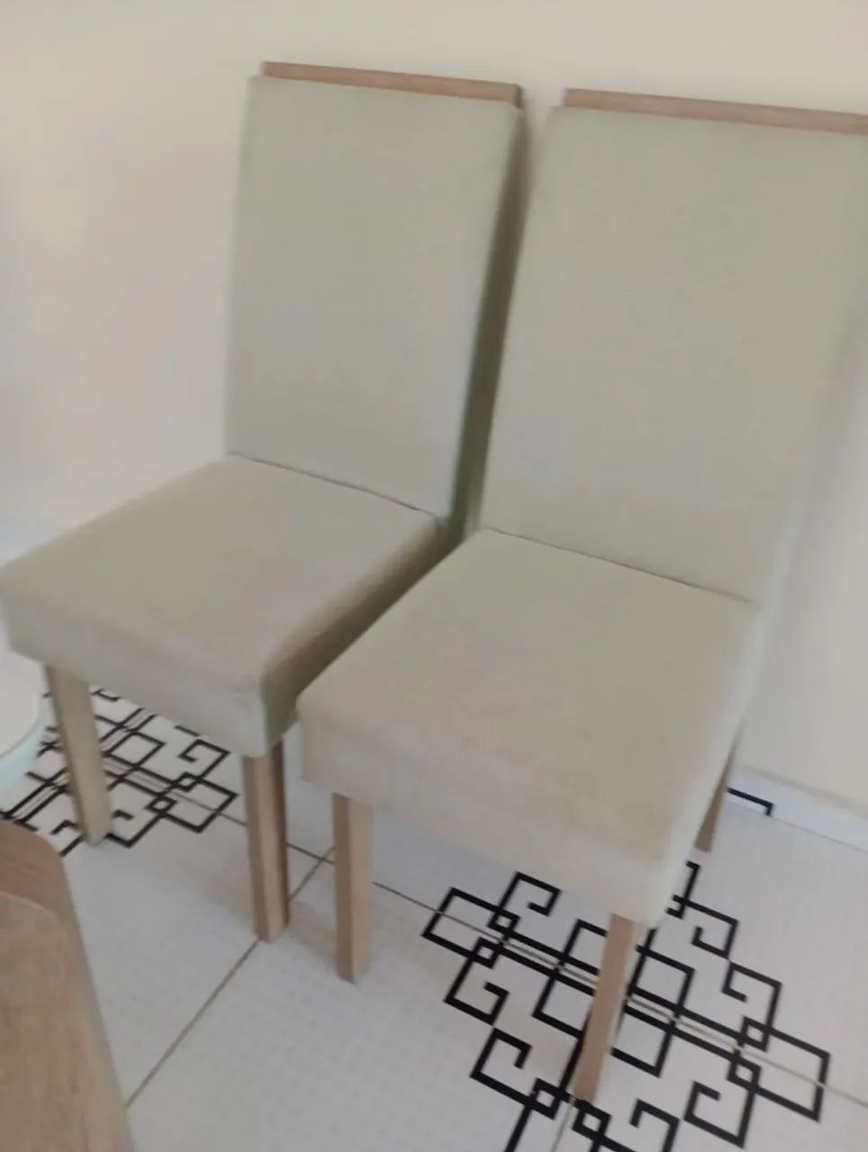 Mesa de Jantar 4 Lugares com Tampo de Vidro + 4 Cadeiras - Foto 4