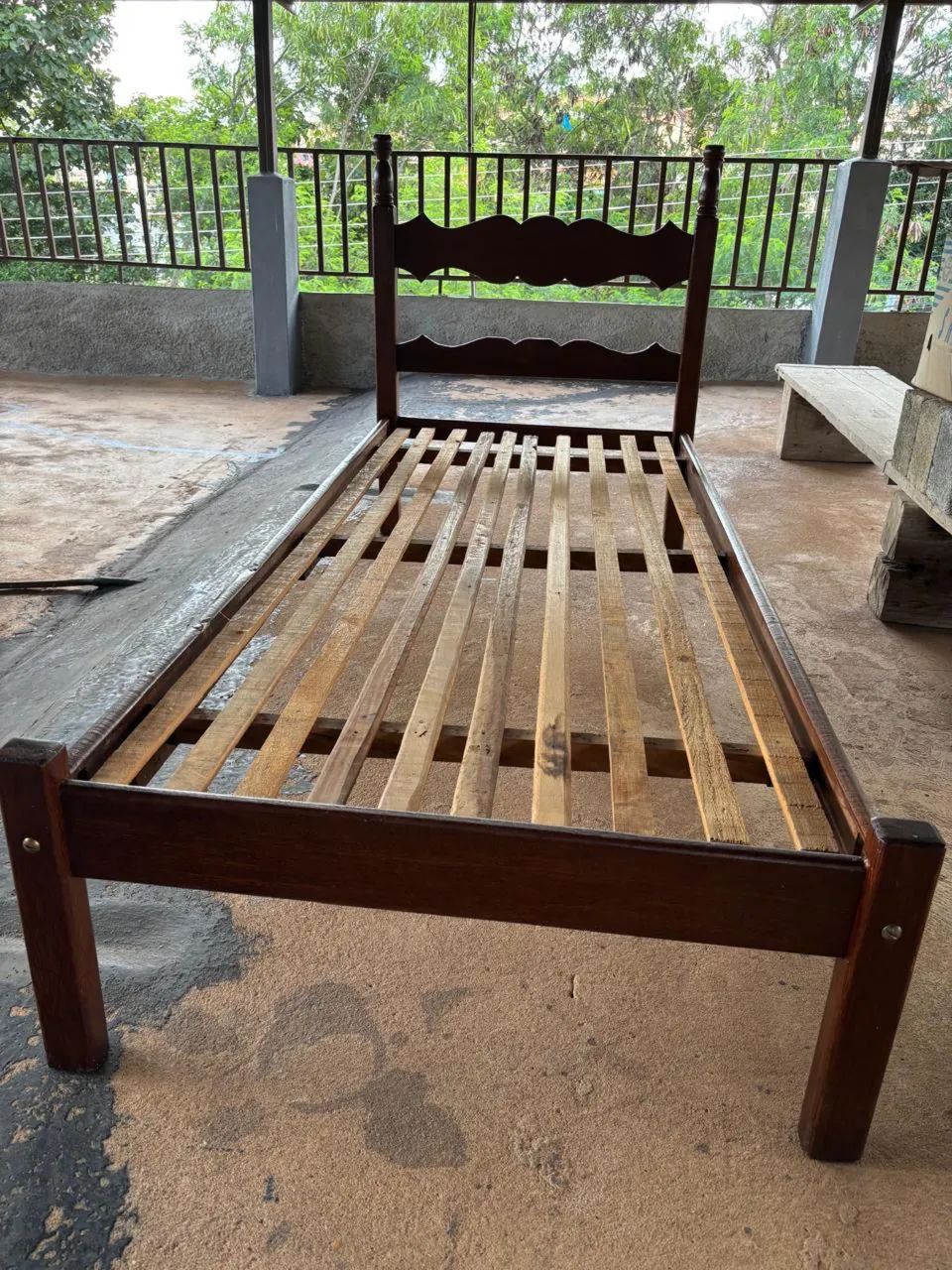 Cama de sucupira solteiro 