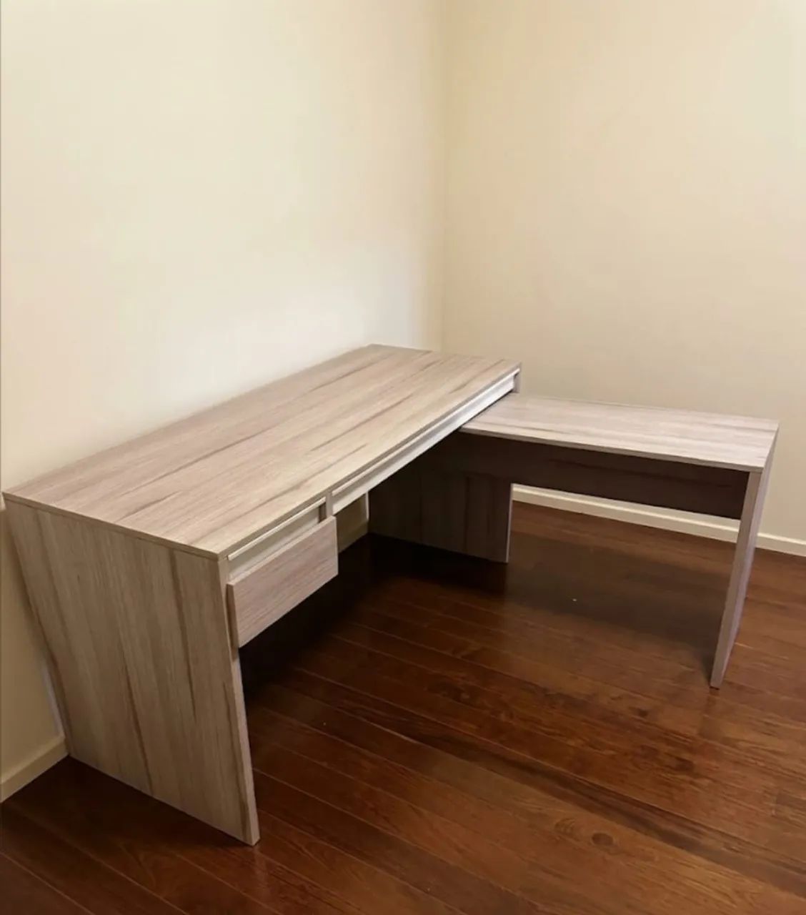 Mesa de escritório em MDF