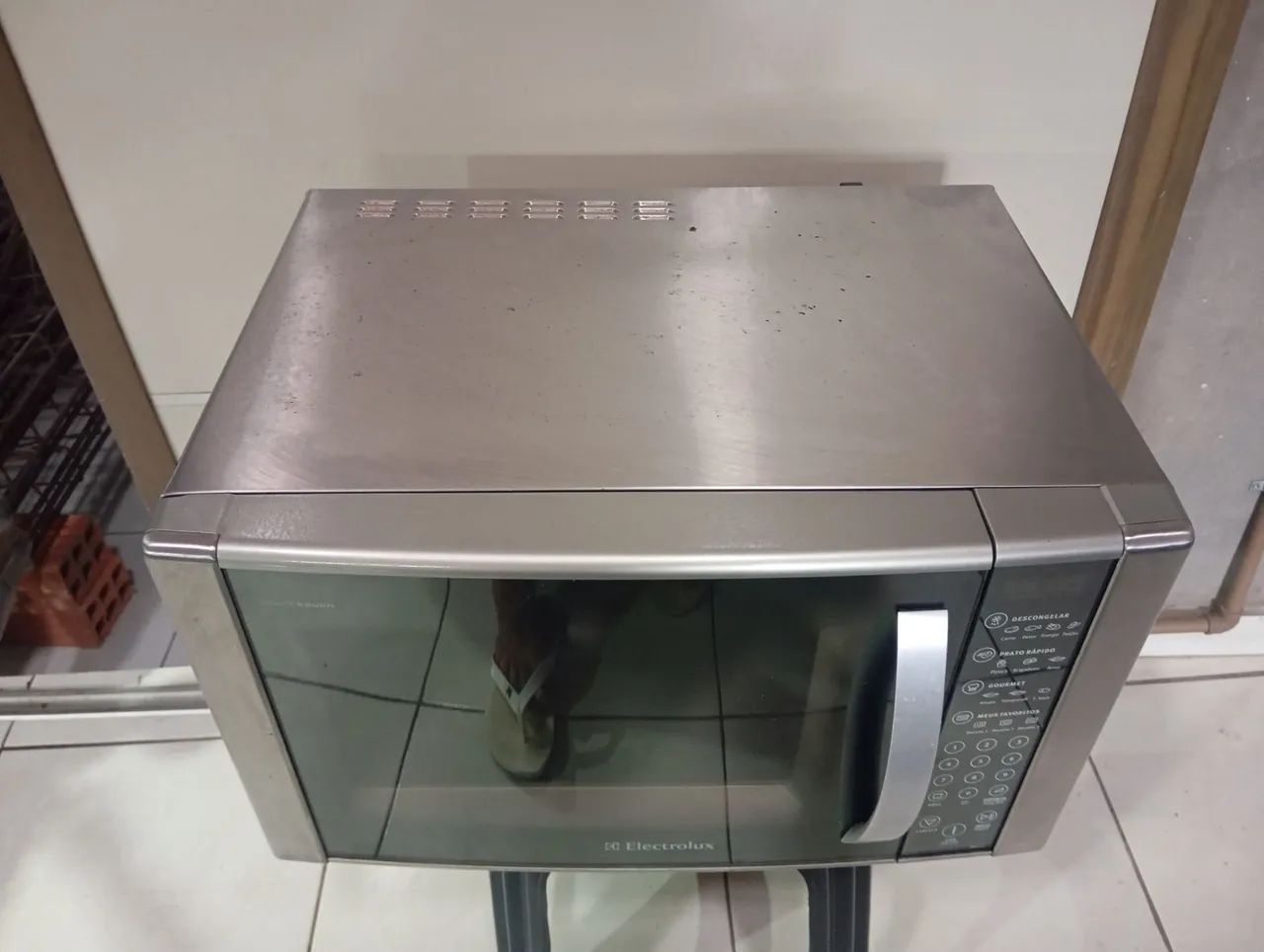 Microondas Eletrolux inox com grill  - Foto 3
