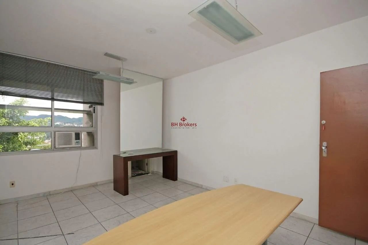 SALA COMERCIAL COM VAGA DE GARAGEM NA AVENIDA RAJA GABAGLIA