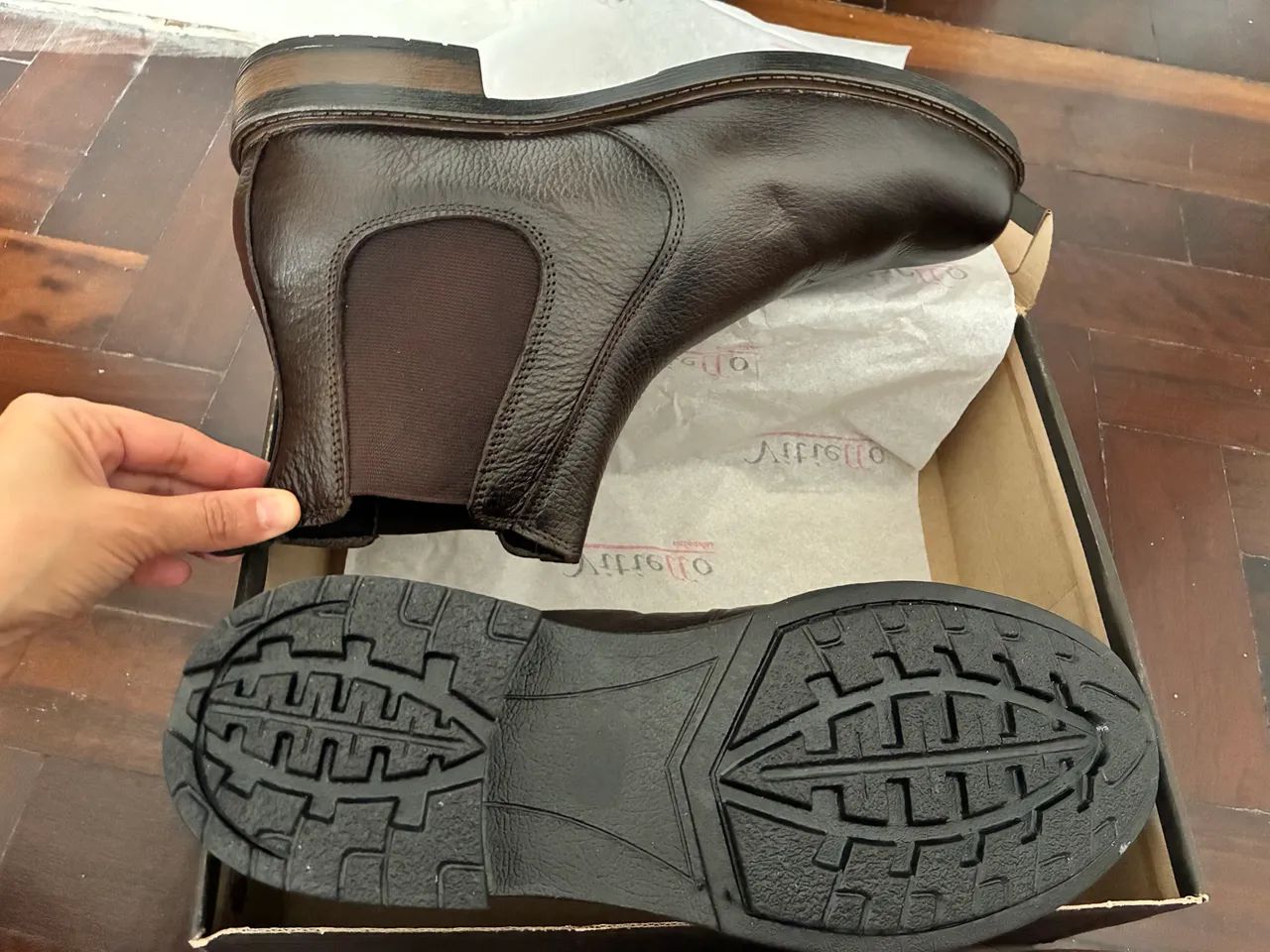 Bota Chelsea 43 em couro