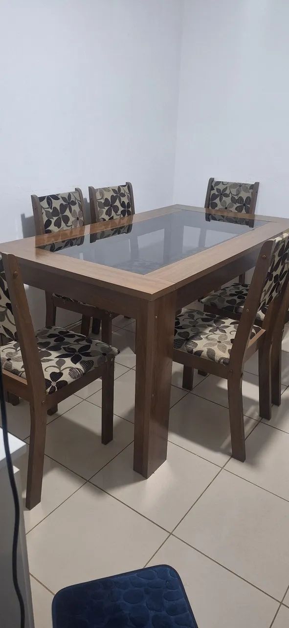  Mesa de 6 cadeiras