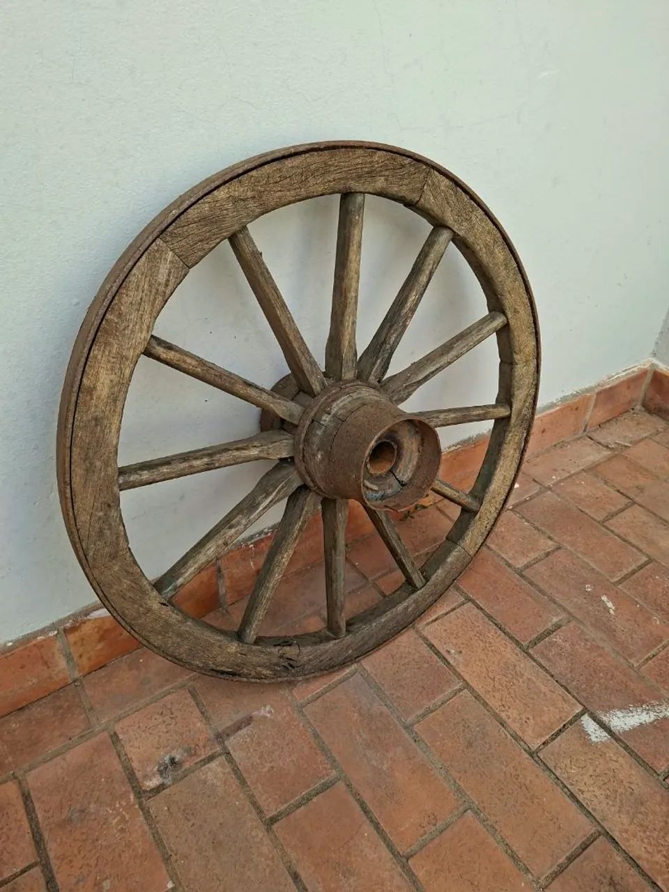 Roda de carroça original (75cm de diâmetro) - Foto 2