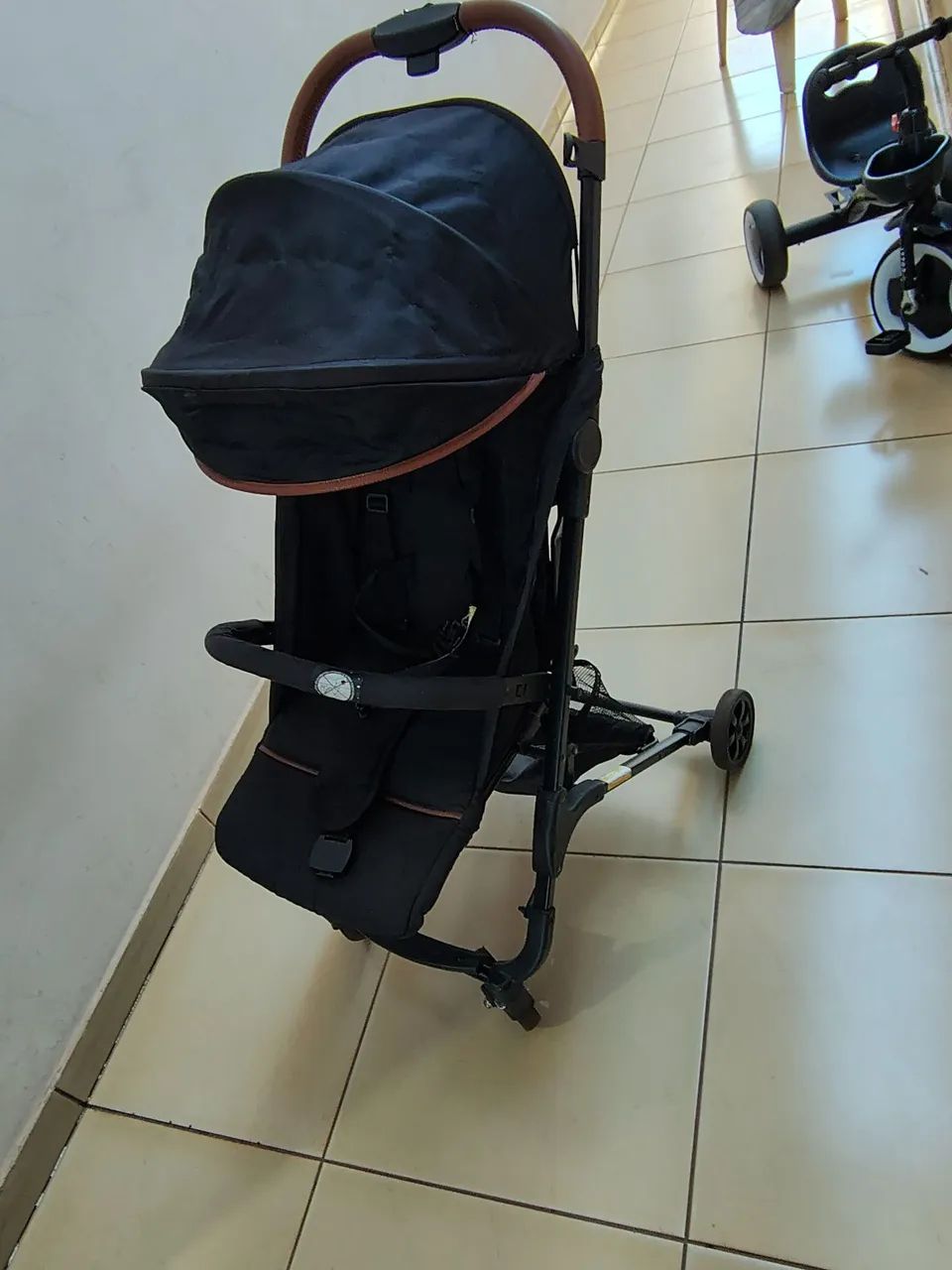 Carrinho de bebê e cadeira de alimentação  - Foto 4