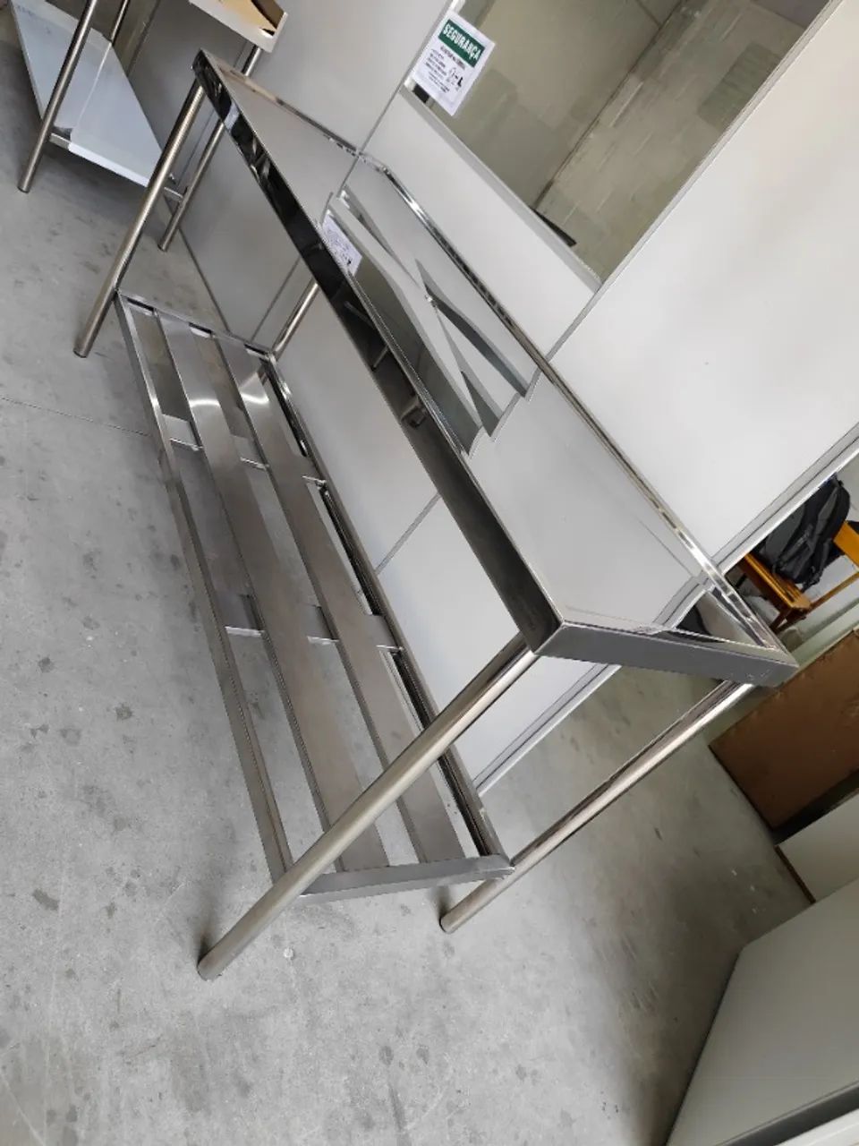 Mesa Industrial em Inox 2,20x0,70x0,90 Estrutura Reforçada  - Foto 2