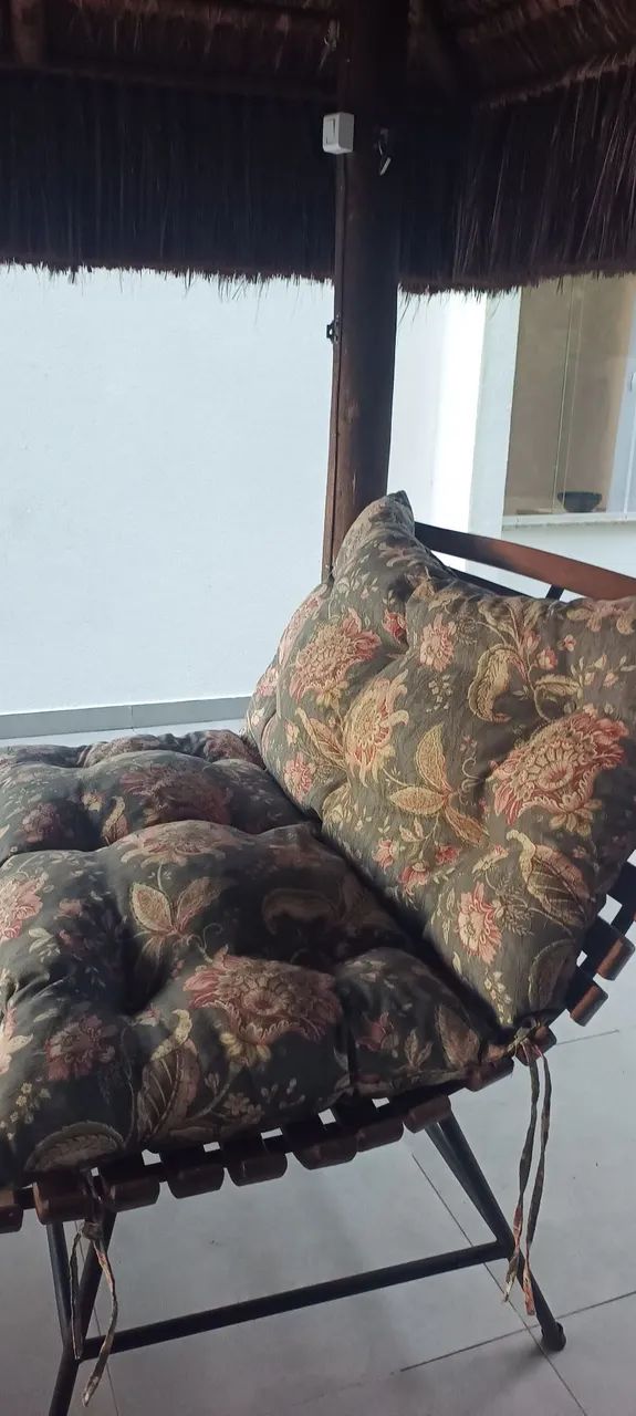 Bancos sofá madeira maciça com almofadas - Foto 2