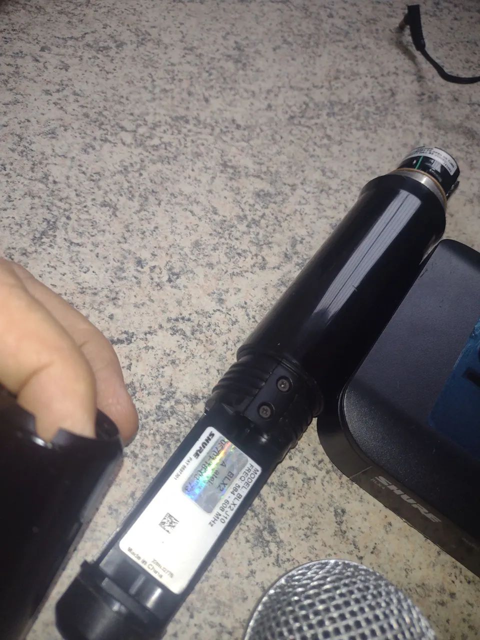 MICROFONE SEM FIO SHURE BLX4  - Foto 5
