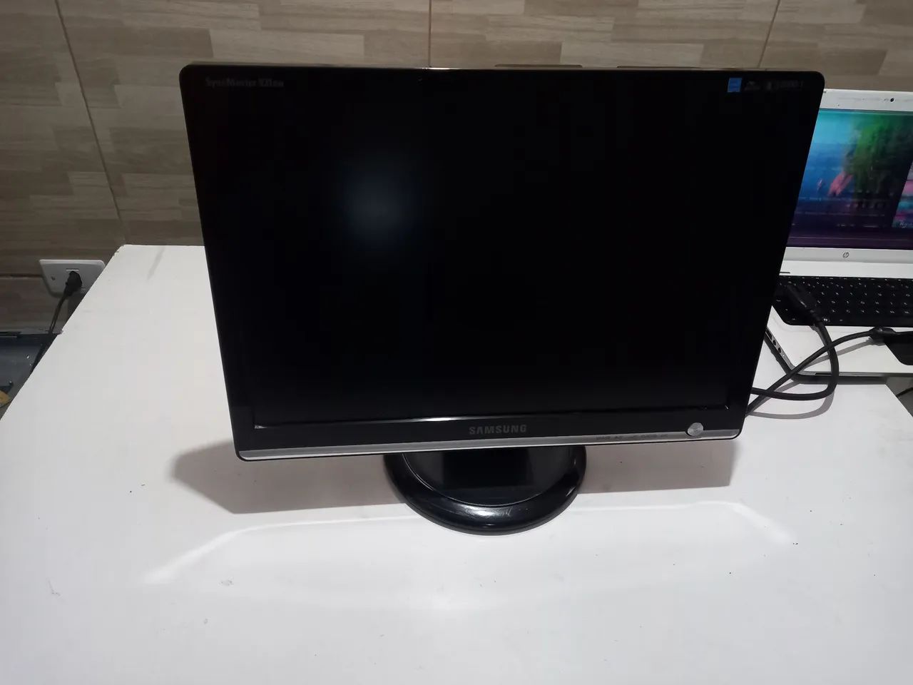 Monitor Samsung 19 polegadas entradas vga e dvi usado!!! - Foto 5