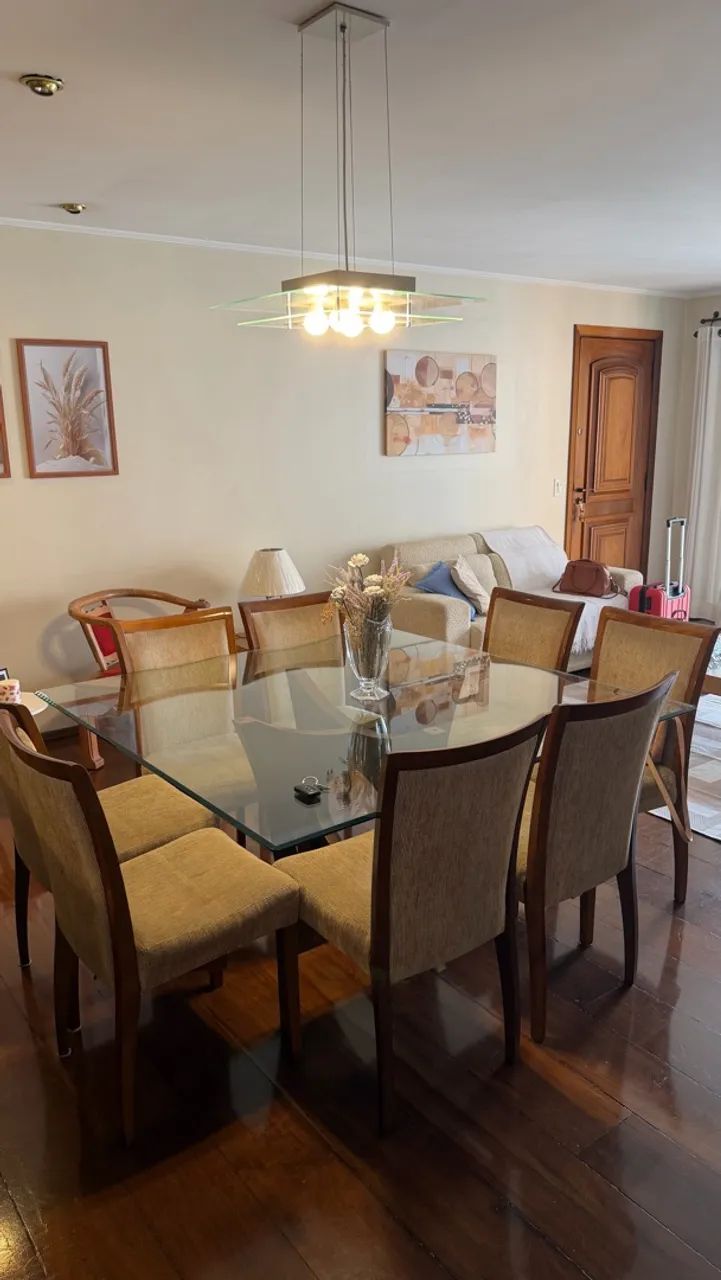Mesa de Jantar com Tampo de Vidro e 8 Cadeiras - Elegante