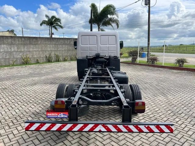 Ford Cargo 815 E Ano 2012 - Único dono - Foto 5