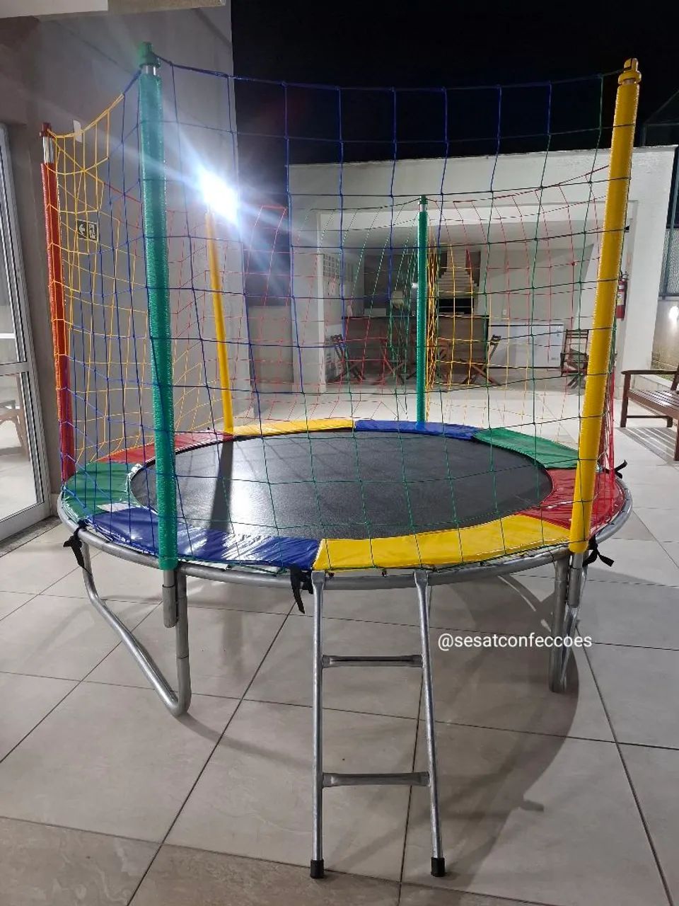 Pula pula e piscina de bolinhas