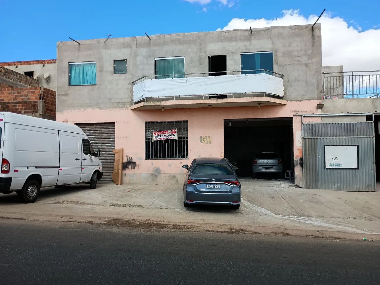  Vendo imóvel grande salão com casa em cima 