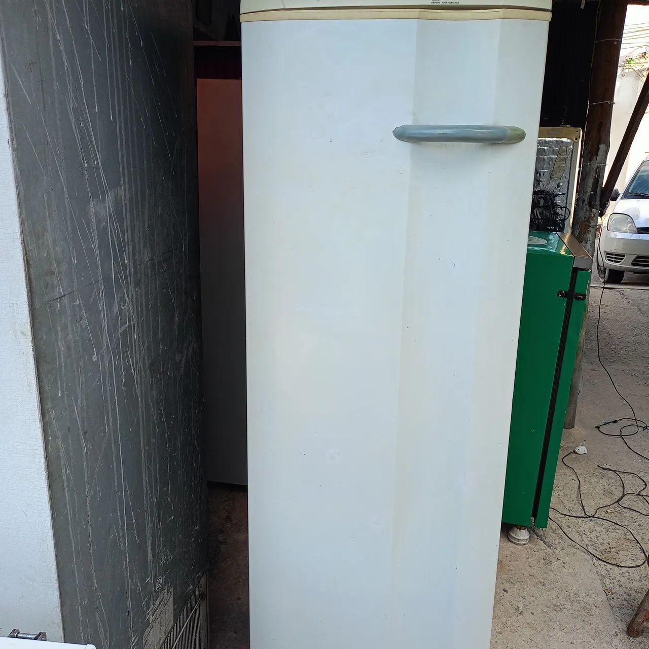 Freezer vertical Eletrolux FE 26 