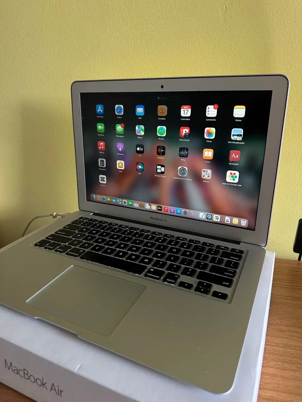MacBook Air 13-  | 8GB RAM | 128GB SSD