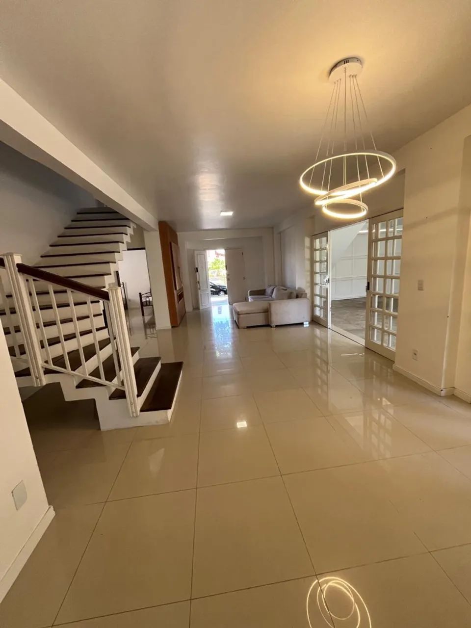 Alugo linda casa mobiliada com piscina de 4 quartos em Jurerê Internacional  - Foto 3