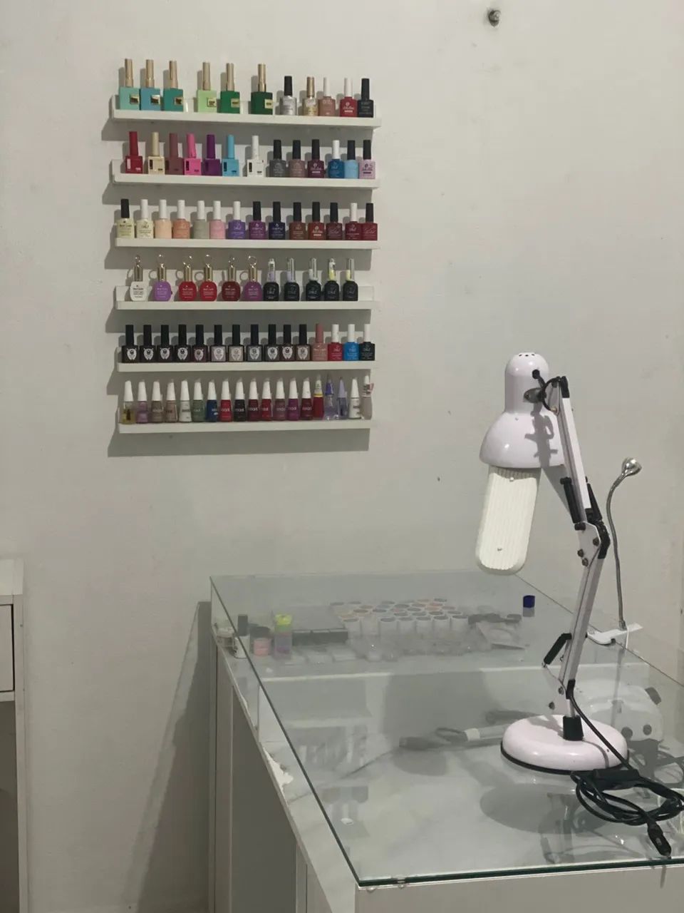 Vende-se mesa para nail designer ( ou uso de sua preferência) 