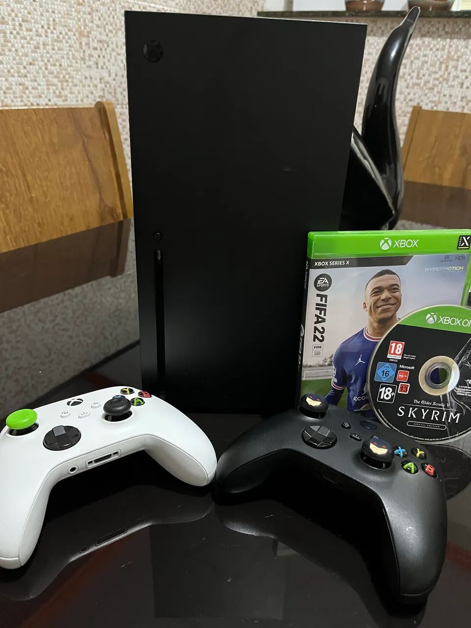 Xbox séries X 1TB com 2 controles 