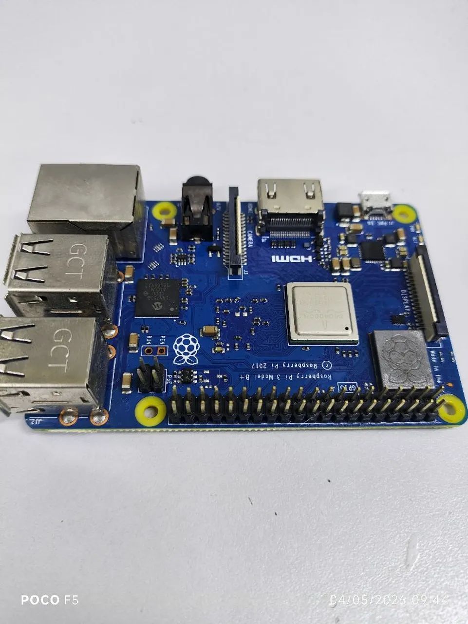 Raspberry Pi 3 Modelo B+ com Case e Fonte - Peças de Hardware