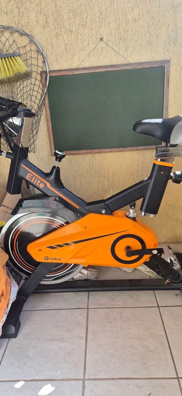 Bicicleta spining galant elite roda de inércia 